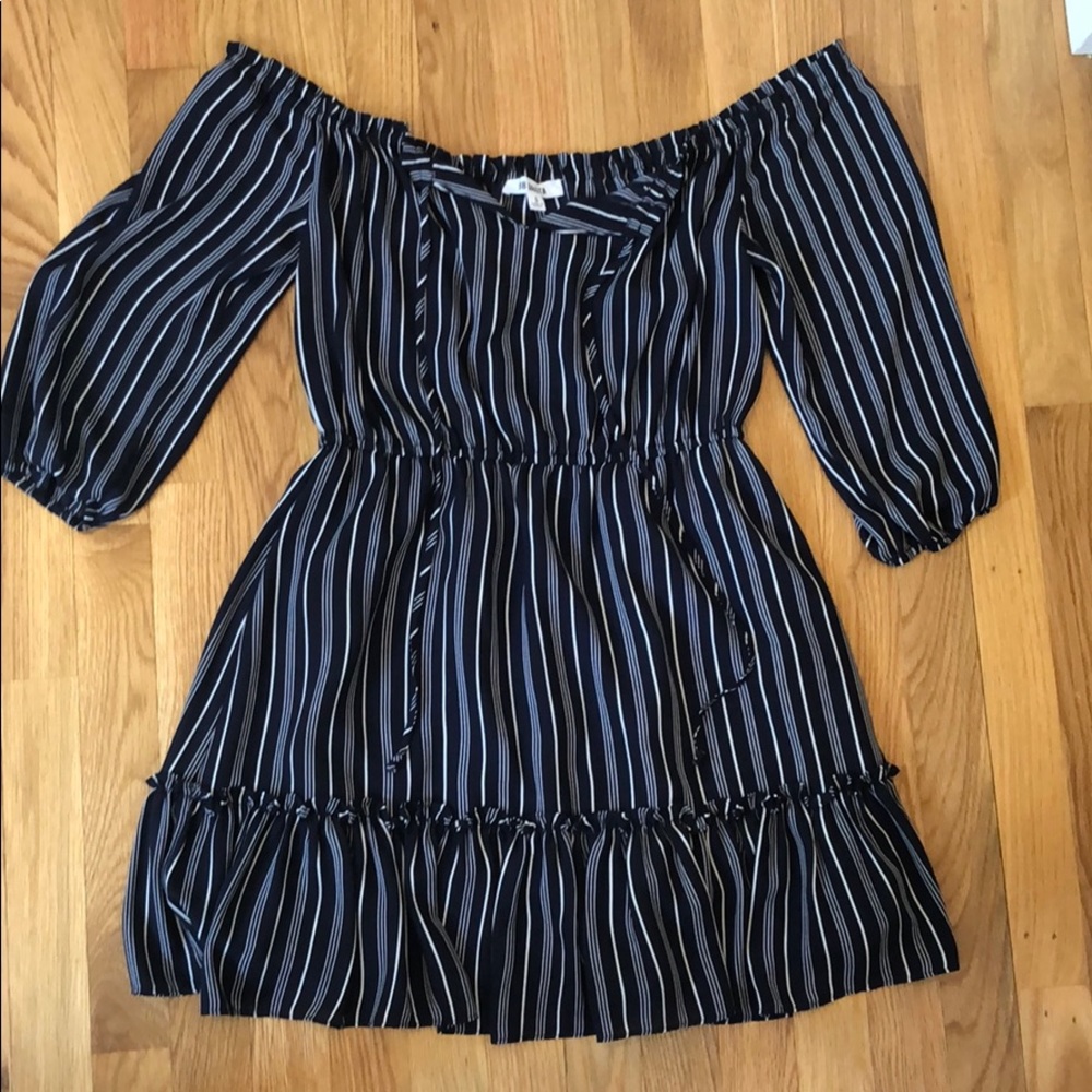 BB DAKOTA - Off the shoulder Dress